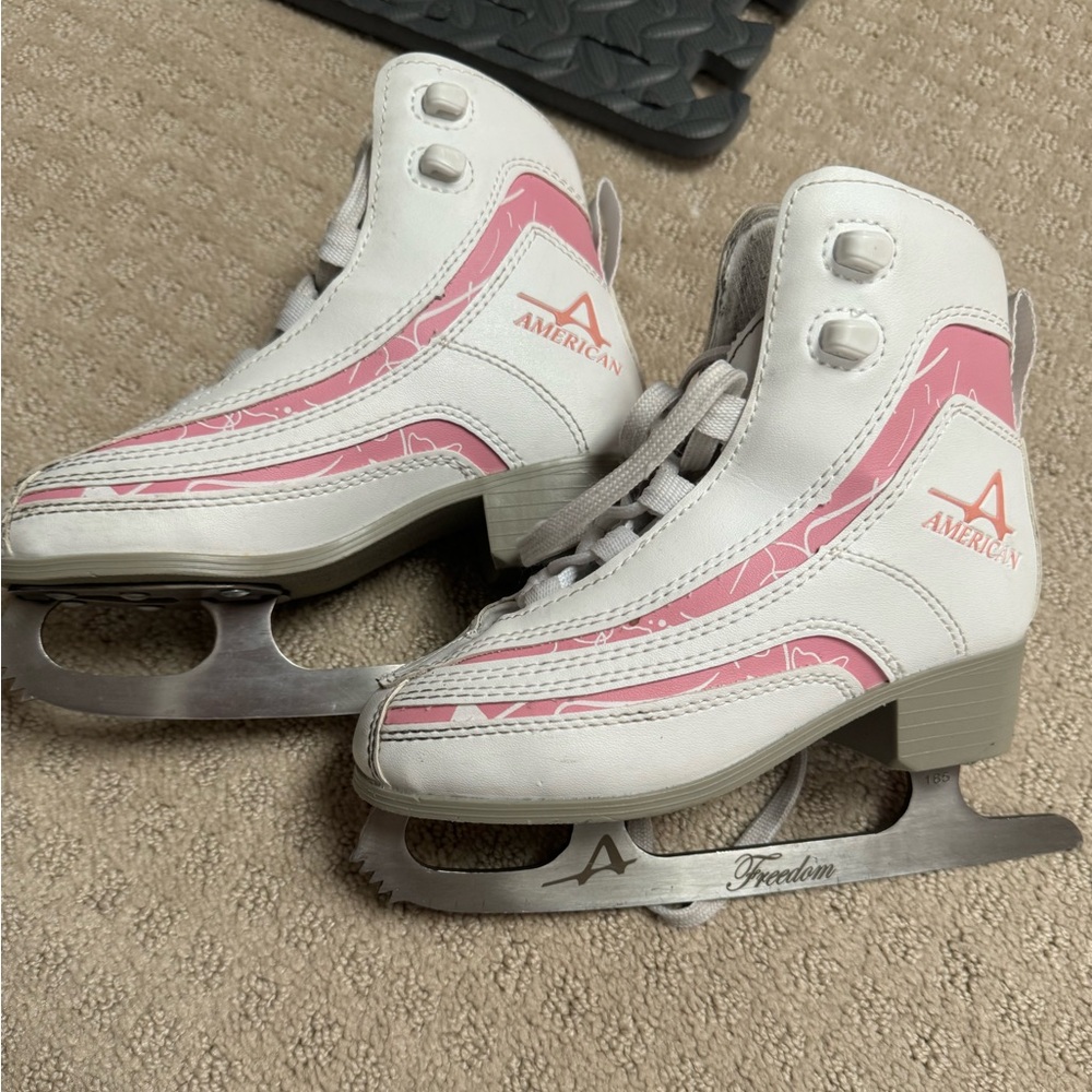 Kids Ice Skates - White and Pink